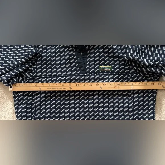 L.L. Bean Women's Blue and White Quarter Zip Sweater (M) - Picture 5 of 7